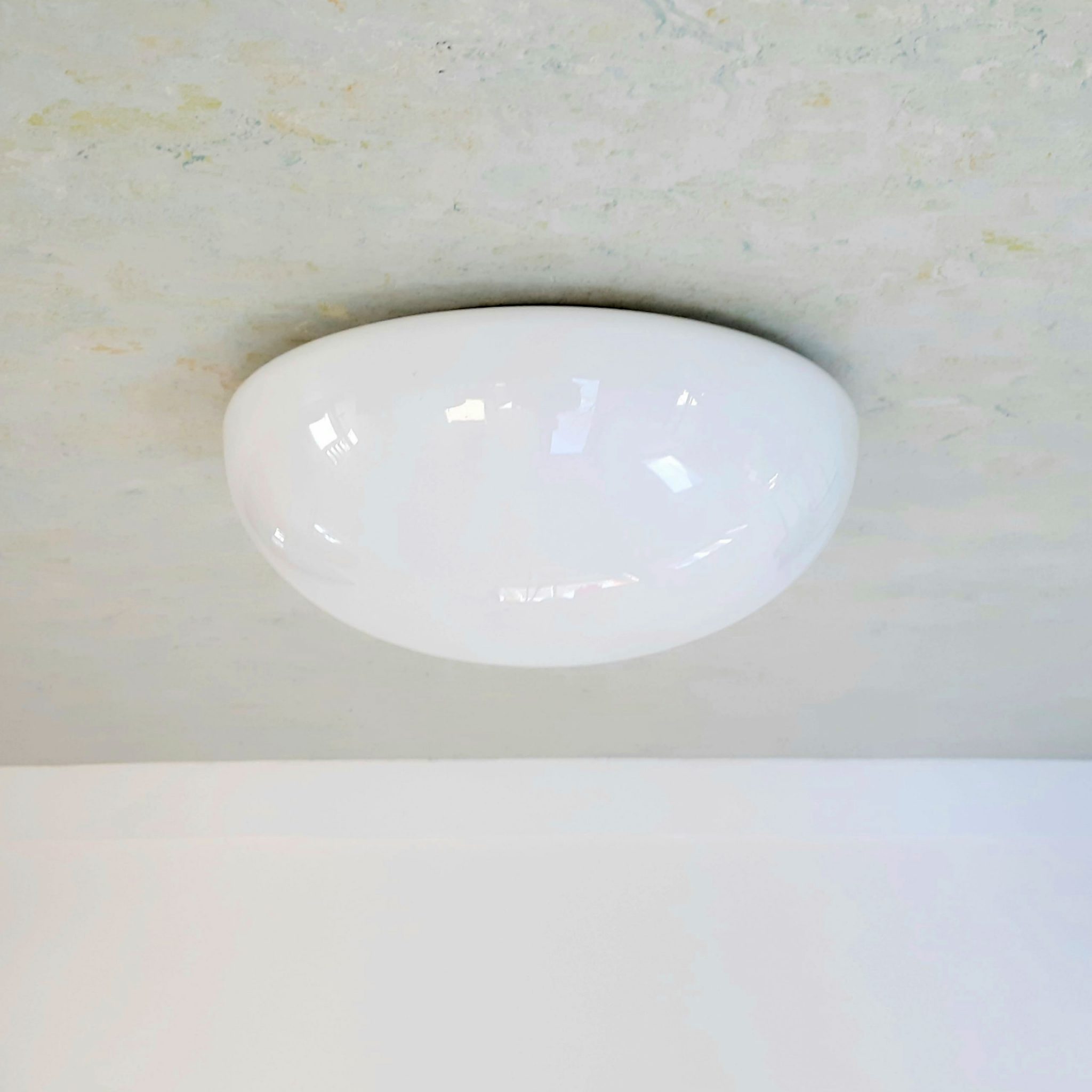 QM42 plafond lamp jaren 3050 halve bol Alta Design